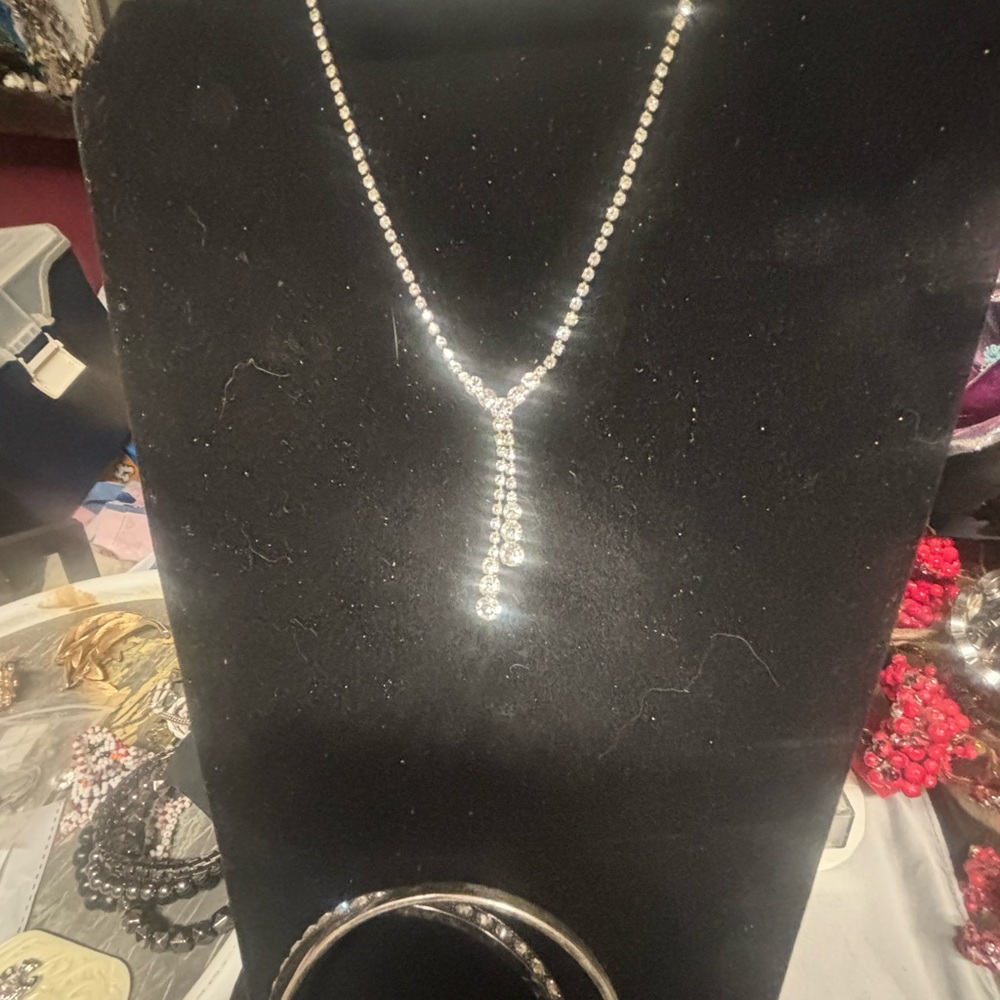 Elegant Silver Necklace and Bracelet Set